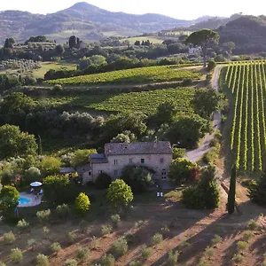  Vakantieboerderij La Falconara Italië
