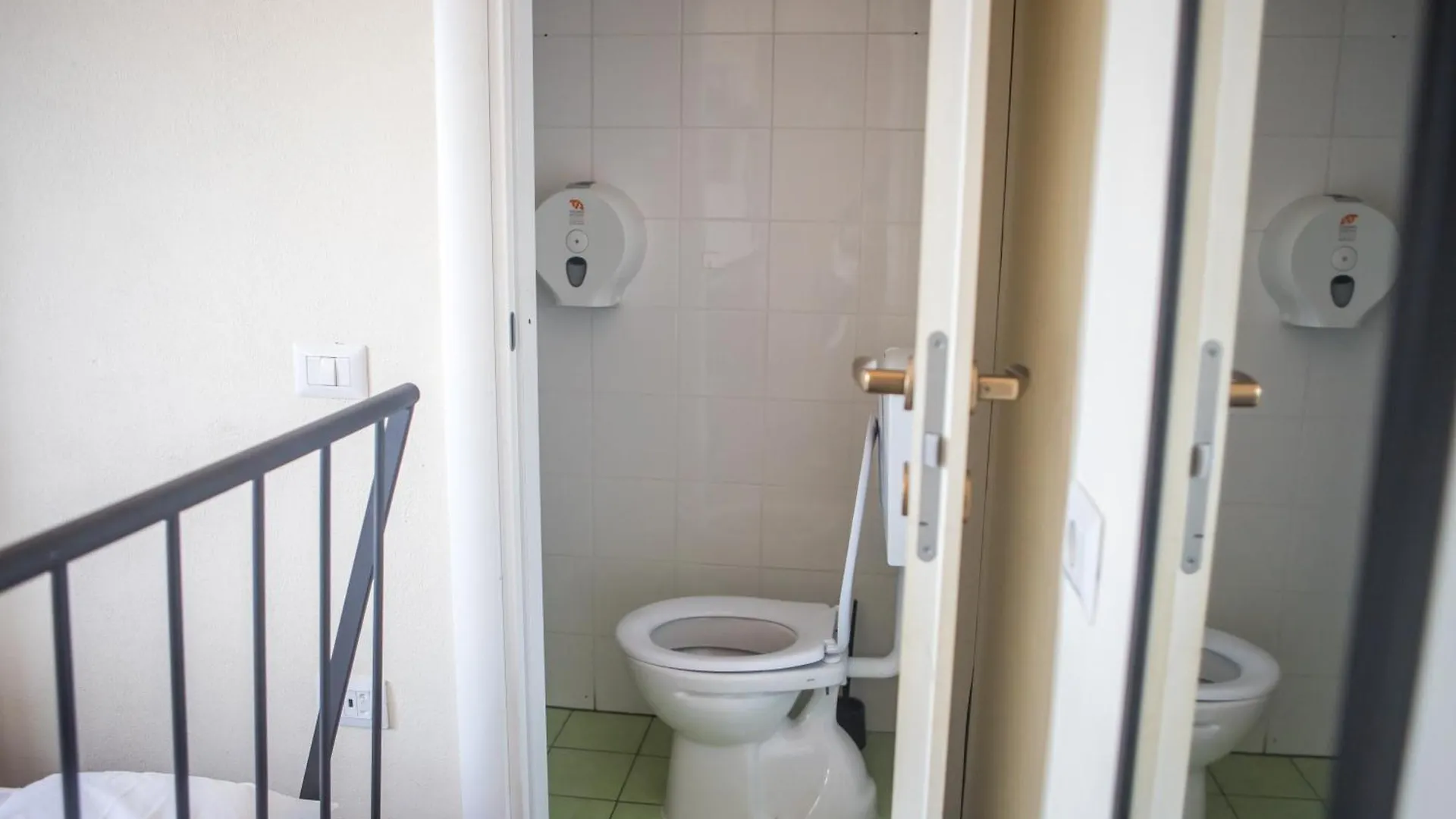 Lake Como Hostel Menaggio 0*,